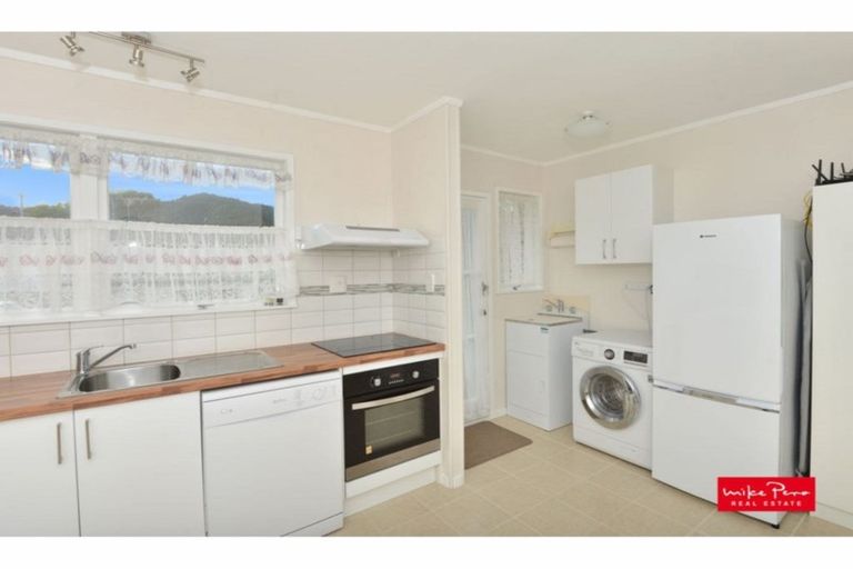 Photo of property in 12 Graham Street, One Tree Point, 0118