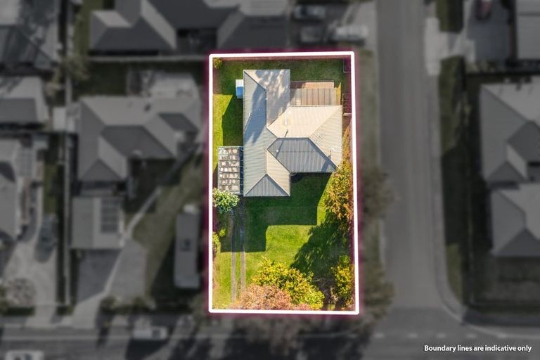 Photo of property in 28 Sandspit Road, Waiuku, 2123