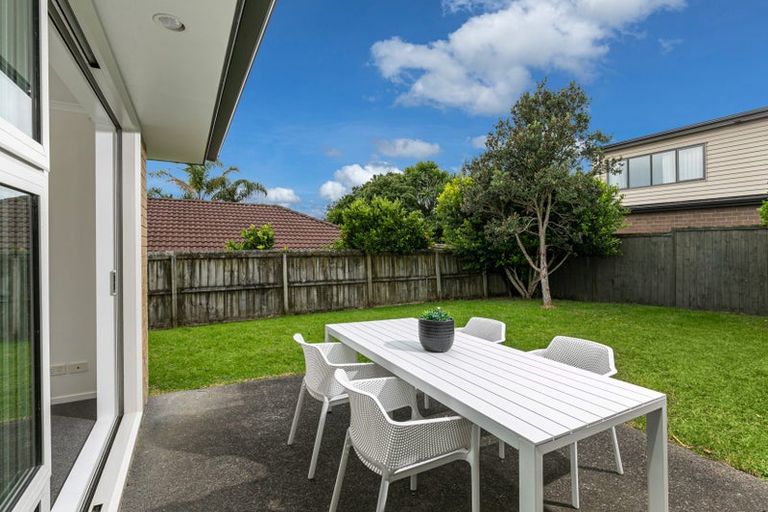 Photo of property in 9 Bonny Crescent, Massey, Auckland, 0614