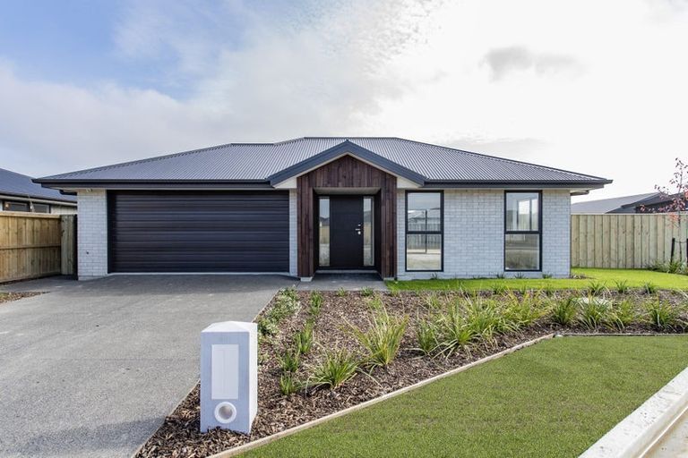 Photo of property in 5 Kaka Place, Halswell, Christchurch, 8025