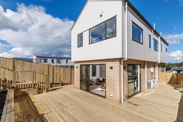 Photo of property in 43 Sunnyheights Road, Orewa, 0931