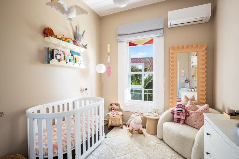 Photo of property in 17 Kowhai Street, Strandon, New Plymouth, 4312