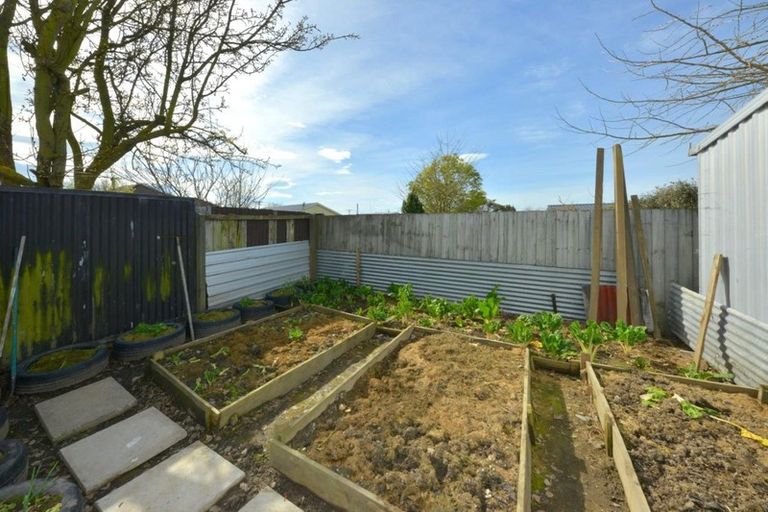 Photo of property in 76 Northcote Road, Northcote, Christchurch, 8052
