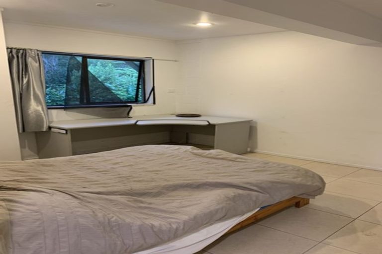 Photo of property in 15a Glen Vista Place, Bayview, Auckland, 0629