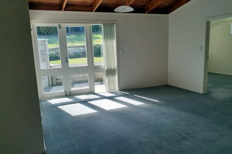 Photo of property in 1/9 Seaton Road, Murrays Bay, Auckland, 0630