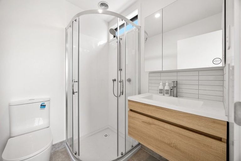 Photo of property in 30e Flaxdale Street, Birkdale, Auckland, 0626