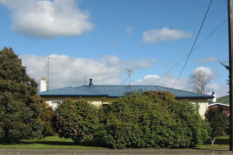 Photo of property in 28 Francis Drake Street, Waipukurau, 4200