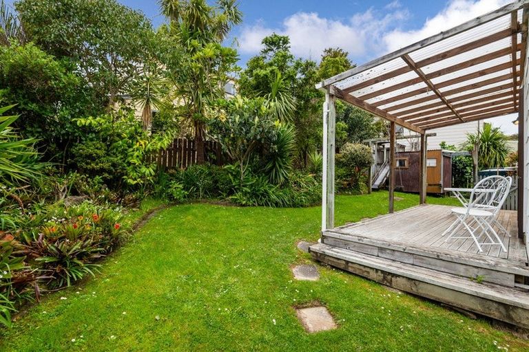 Photo of property in 2/38 Gatman Street, Birkdale, Auckland, 0626