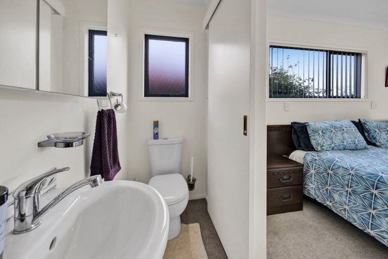 Photo of property in 106 Smart Road, Glen Avon, New Plymouth, 4312