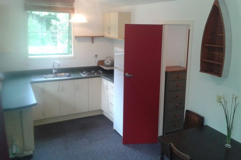 Photo of property in 82 Opanuku Road, Henderson Valley, Auckland, 0612