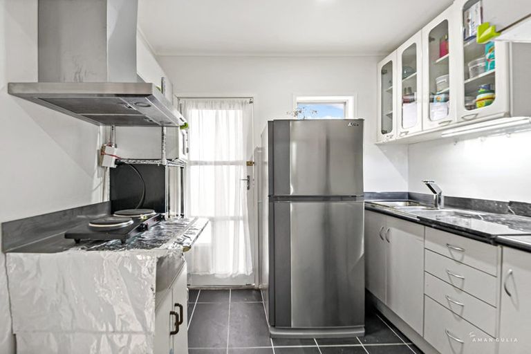 Photo of property in 13 Bodi Place, Te Atatu South, Auckland, 0610