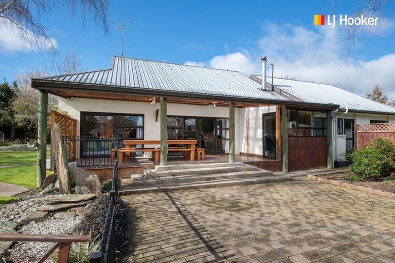 Photo of property in 219 Outram-mosgiel Road, Mosgiel, Outram, 9073