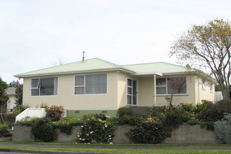 Photo of property in 13 Watene Crescent, Waitara, 4320