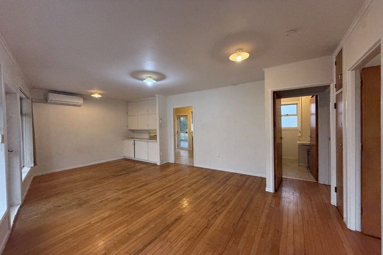 Photo of property in 12d Dawn Place, Te Atatu South, Auckland, 0610