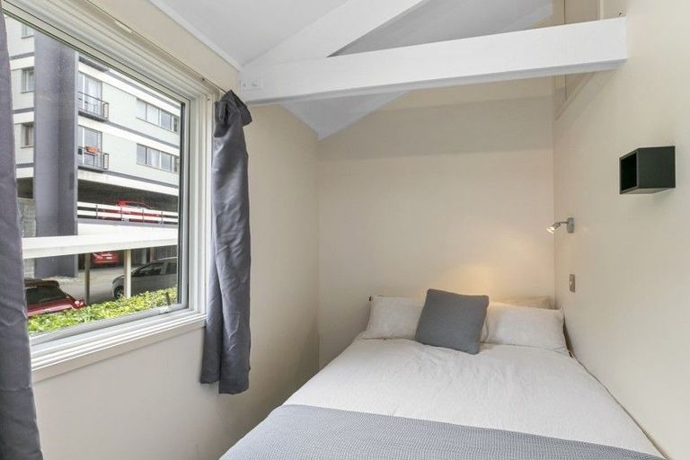 Photo of property in 24 Cottleville Terrace, Thorndon, Wellington, 6011