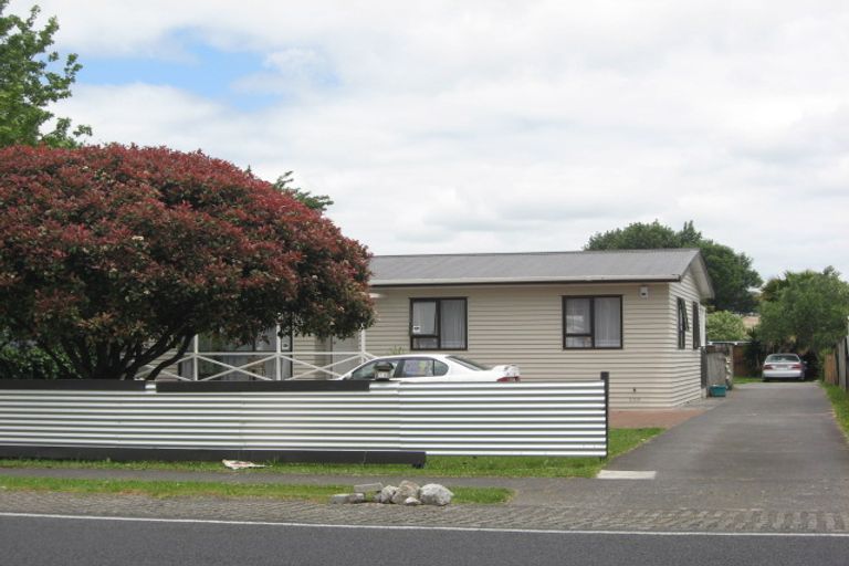 Photo of property in 16 Takanini School Road, Takanini, 2112
