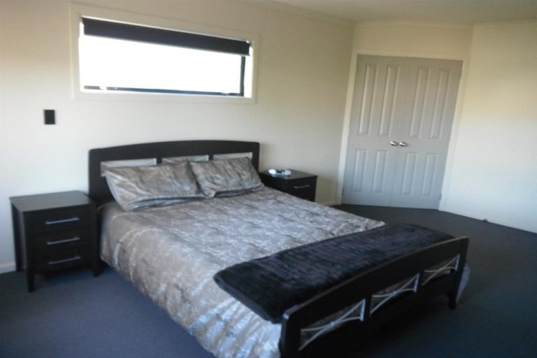 Photo of property in 2 Kawaroa Close, New Plymouth, 4310