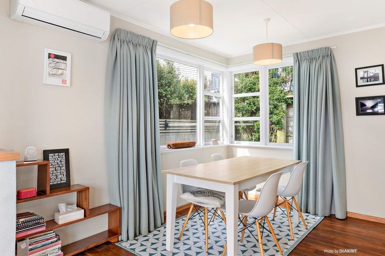 Photo of property in 109 Severn Street, Island Bay, Wellington, 6023