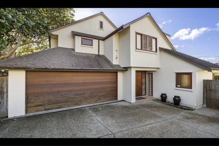 Photo of property in 65a Beresford Street, Bayswater, Auckland, 0622