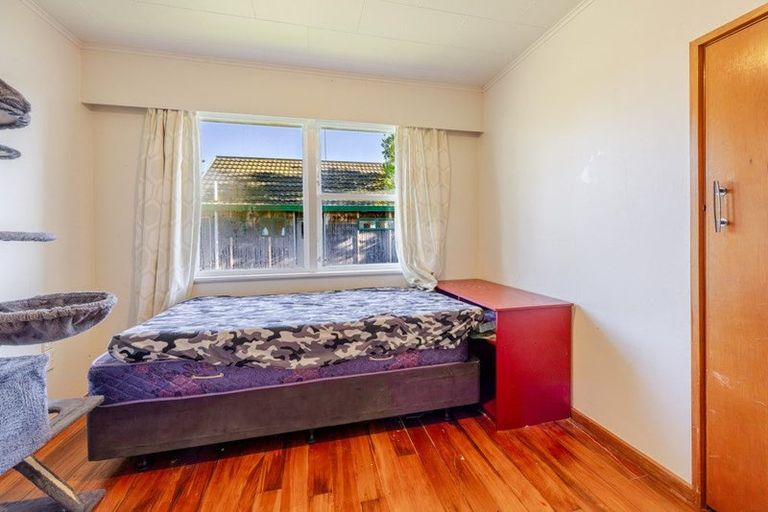 Photo of property in 18 Howard Road, Taradale, Napier, 4112