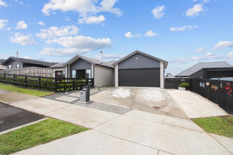 Photo of property in 13 Okohaka Avenue, Glenbrook, Waiuku, 2681