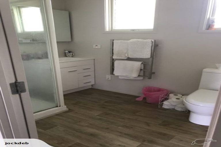 Photo of property in 45 Moffat Road, Red Beach, 0932