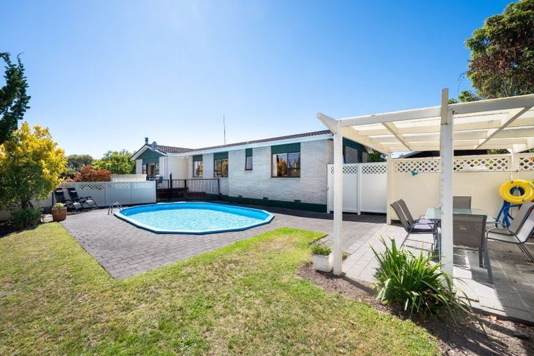 Photo of property in 8 Padfield Place, Havelock North, 4130