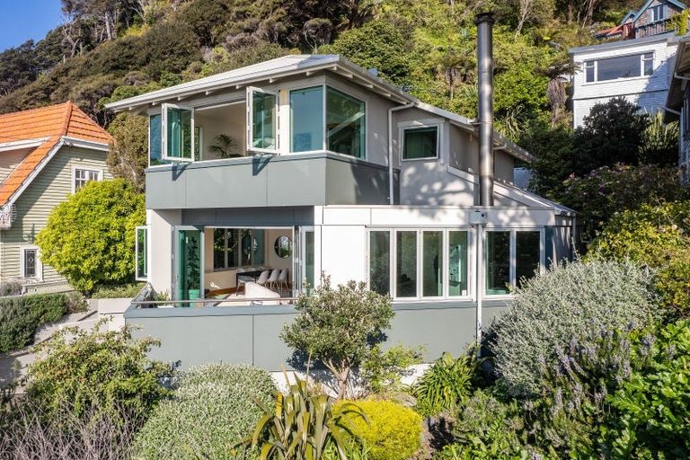 Photo of property in 621 Marine Drive, Days Bay, Lower Hutt, 5013