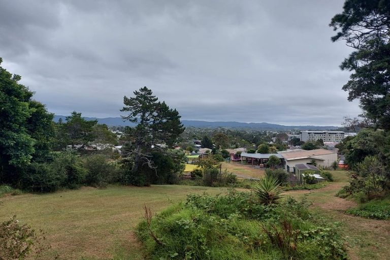 Photo of property in 4/68 West Coast Road, Glen Eden, Auckland, 0602