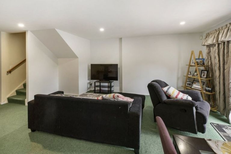 Photo of property in 20/1 Melview Place, New Lynn, Auckland, 0600