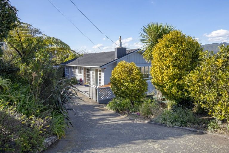 Photo of property in 4 Sunshine Crescent, Kelson, Lower Hutt, 5010