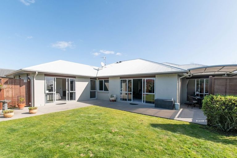 Photo of property in 16 Holden Avenue, Holdens Bay, Rotorua, 3010