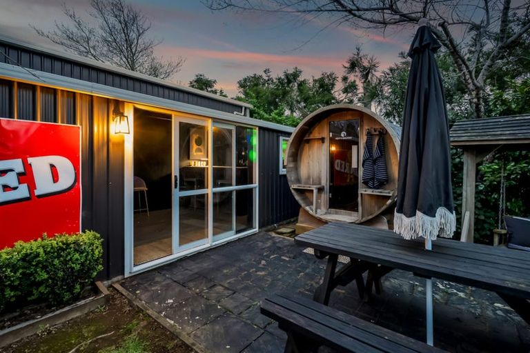 Photo of property in 104 Pitt Road, Hillsborough, New Plymouth, 4372