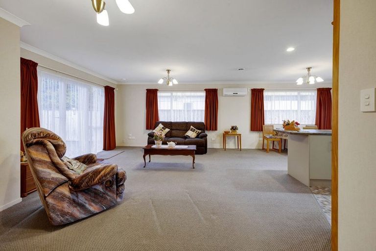 Photo of property in 33d Argyle Street, Hawera, 4610