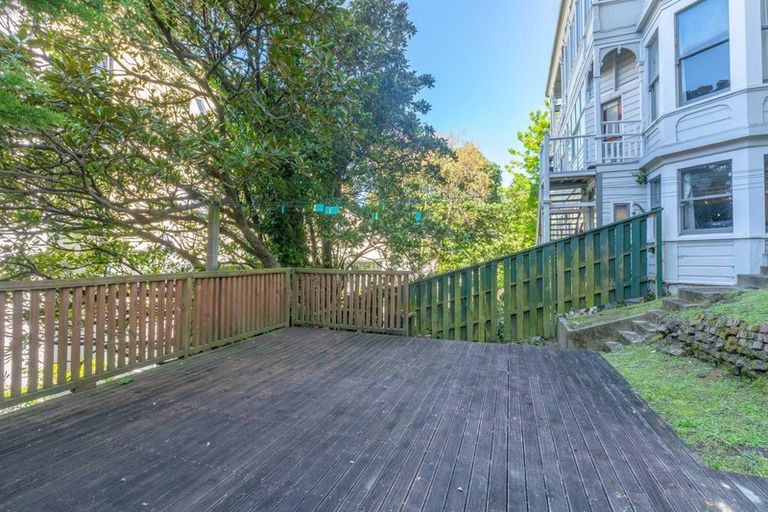 Photo of property in 2/193 The Terrace, Wellington Central, Wellington, 6011