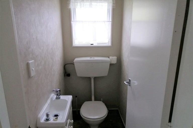 Photo of property in 111 Norana Road, Timberlea, Upper Hutt, 5018