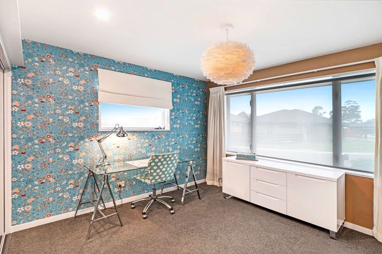 Photo of property in 33 Tara Crescent, Woodend, 7610