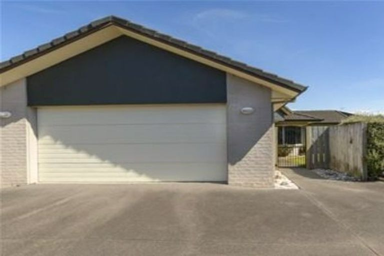 Photo of property in 56 Oriental Parade, Papamoa Beach, Papamoa, 3118