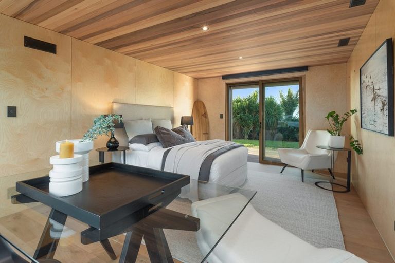 Photo of property in 124a Seaview Road, Piha, New Lynn, 0772