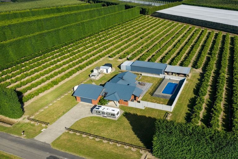 Photo of property in 18 Jackson Road, Waerengaahika, Gisborne, 4071