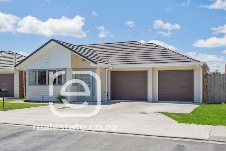 Photo of property in 33 Whekau Drive, Takanini, 2112