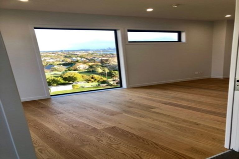 Photo of property in Frank Sargeson Apts, 405/74 Anzac Street, Takapuna, Auckland, 0622