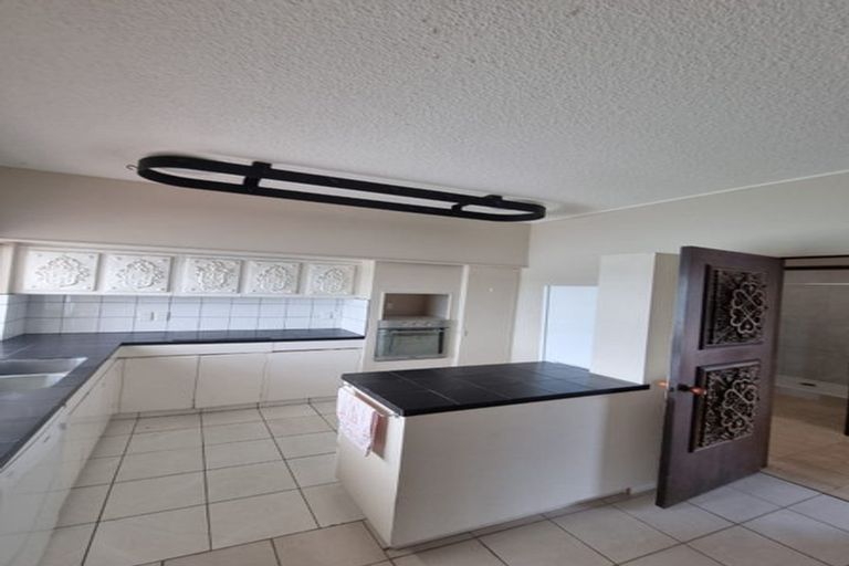 Photo of property in 9 Rangitane Street, Maupuia, Wellington, 6022