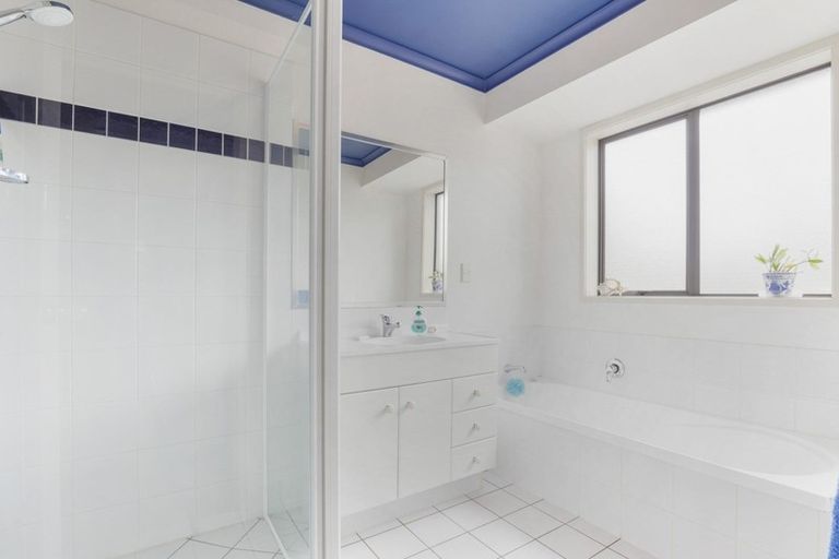 Photo of property in 1 Fencourt Place, Rototuna North, Hamilton, 3210