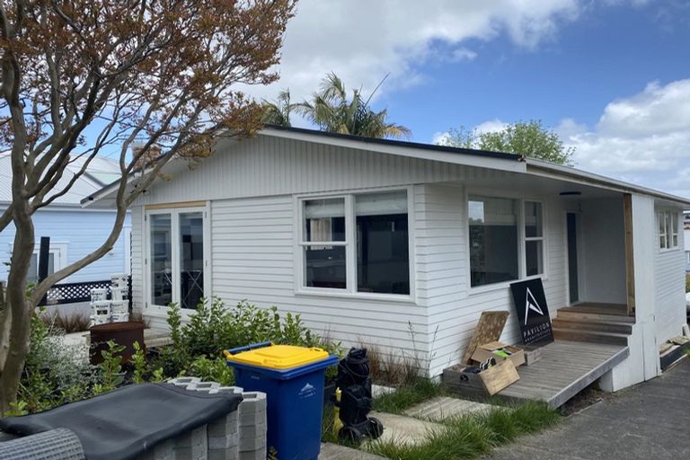 Photo of property in 11 High Street, Devonport, Auckland, 0624