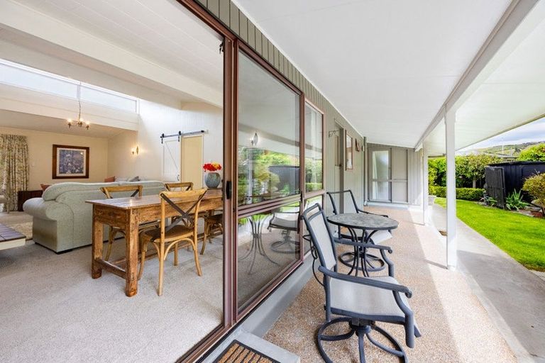 Photo of property in 72 Puketapu Road, Taradale, Napier, 4112
