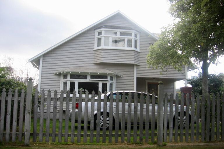 Photo of property in 15 Trafalgar Street, Waiwhetu, Lower Hutt, 5010