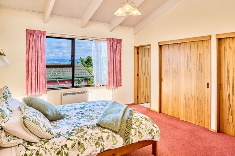 Photo of property in 16 Chestnut Grove, Maungaraki, Lower Hutt, 5010