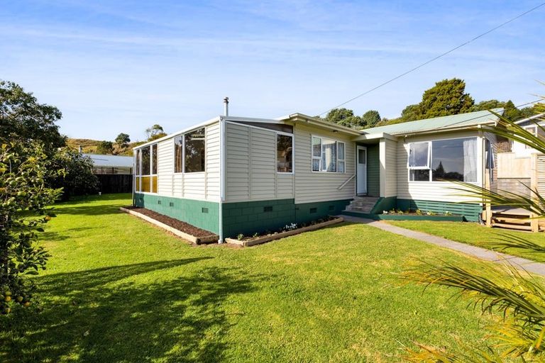 Photo of property in 42 Whakapaki Street, Urenui, 4375
