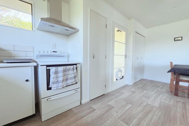 Photo of property in 4 Kinloch Place, Papakowhai, Porirua, 5024